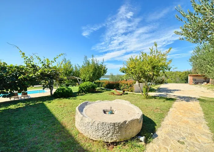 Villa Mare2 With Pool, Sea View And Hydromassage *